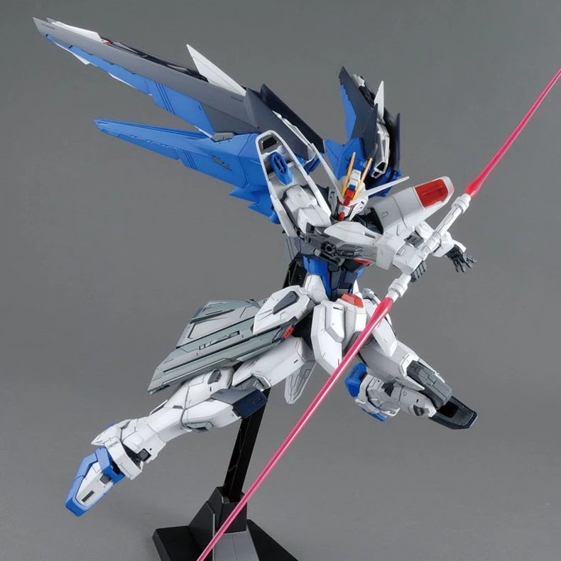Japaness Bandai оригинальная модель MG 1/100 Gundam ZGMF-X10A Freedom 2,0 Уничтожьте броню разблокированный мобильный костюм детские игрушки BANDAI