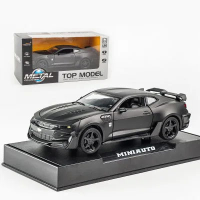 KIDAMI Camaro 1: 32 высокая имитация литья под давлением модель автомобиля Вытяните назад звуковой светильник коллекция для детских подарков машинки - Цвет: Black - with box