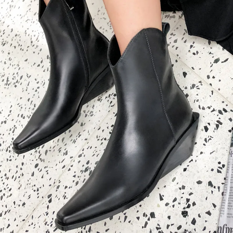 

Top quality women vintage cowhide short ankle boots western style riding horsing cowboy booties classic soft leather sheepskin