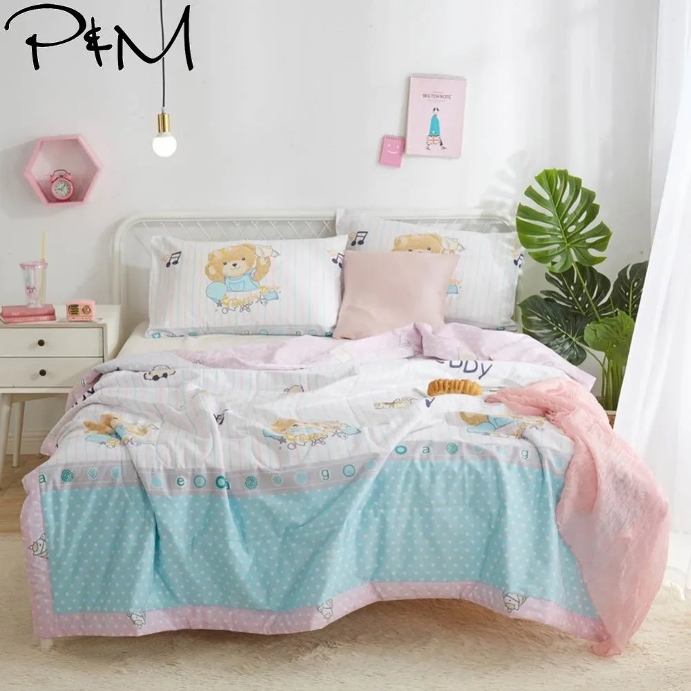 Голубое стеганое одеяло в горошек с плюшевым мишкой тонкое из хлопка лето