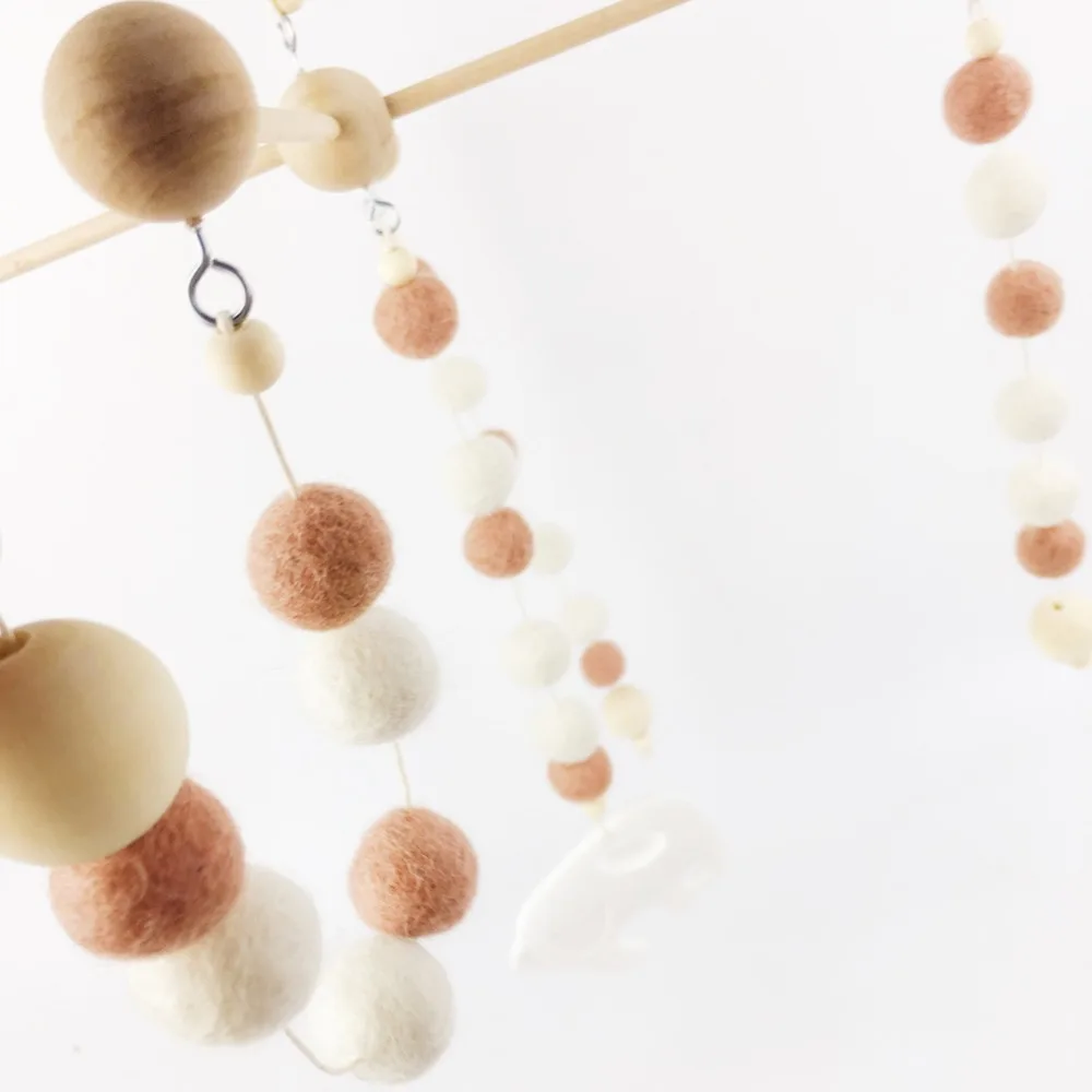 Мобиль детский шерстяной войлочный для детской кроватки поделки сделай сам