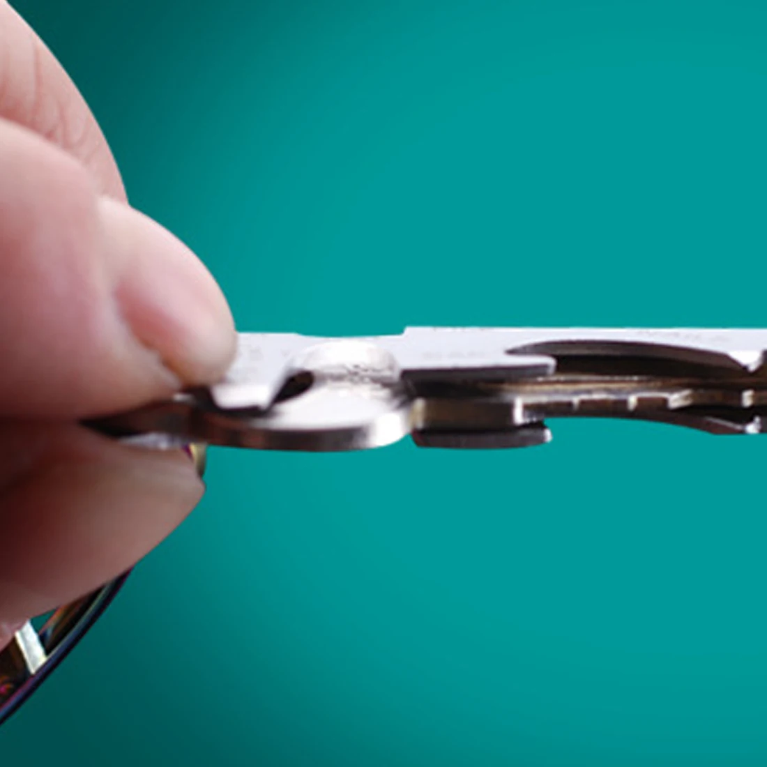 Многофункциональное кольцо для ключей открывалка бутылок многофункциональный