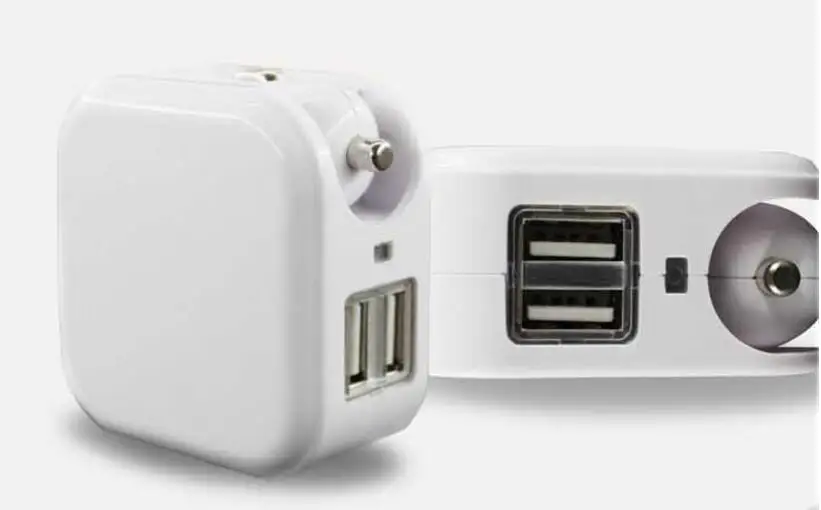 Портативное автомобильное зарядное устройство с двумя usb портами 2 в 1