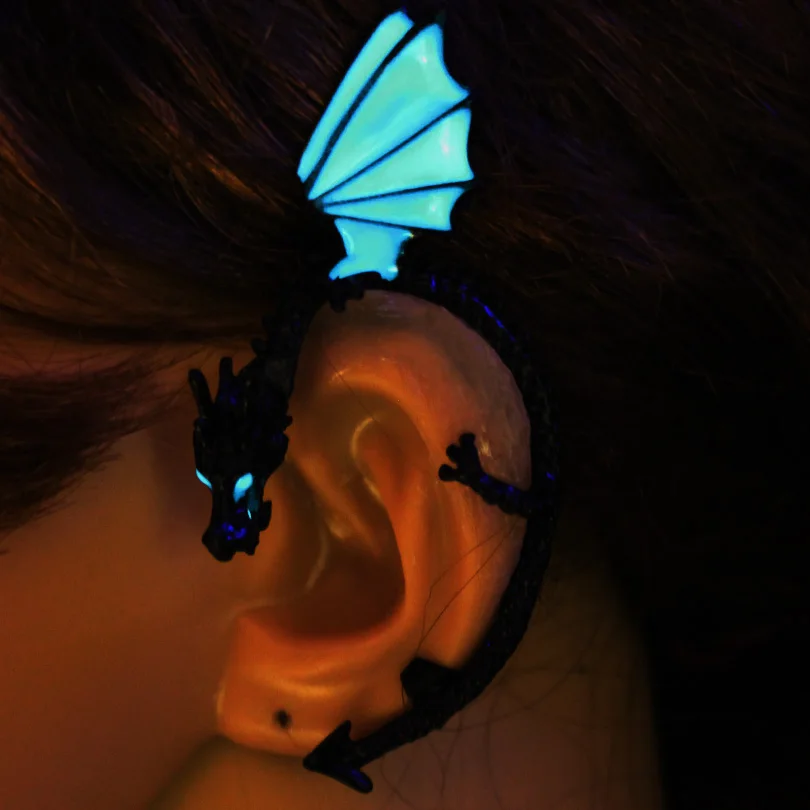 Серьги гвоздики с черным покрытием светится в темноте|clip earrings|ear cuffdragon ear |