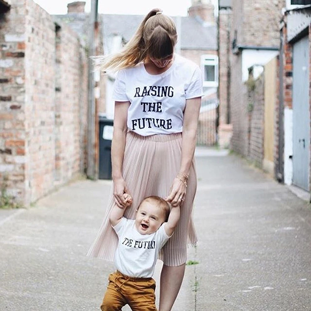 Комплект из футболки Мама и я raying The Future Mommy and Me летние Семейные топы Одинаковая