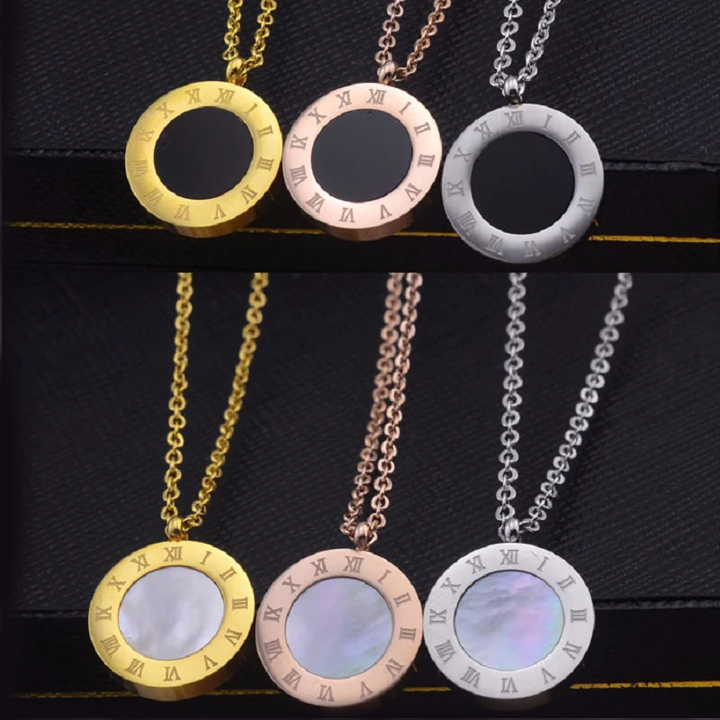 

Fashion Roman Numerals Black White Shell Double Face Round Pendant Rose Gold Color Titanium Steel Necklace