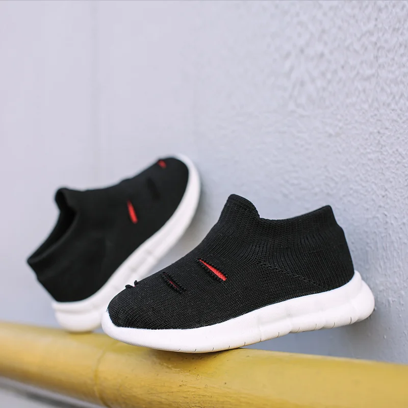 Новые кроссовки для детей мальчика спортивная дышащая обувь девочек трикотажные