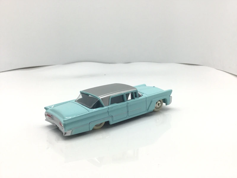 Лучшие литые игрушки Динки 532 Atlas LINCOLN премьера с лесом модель автомобиля 1:43 |