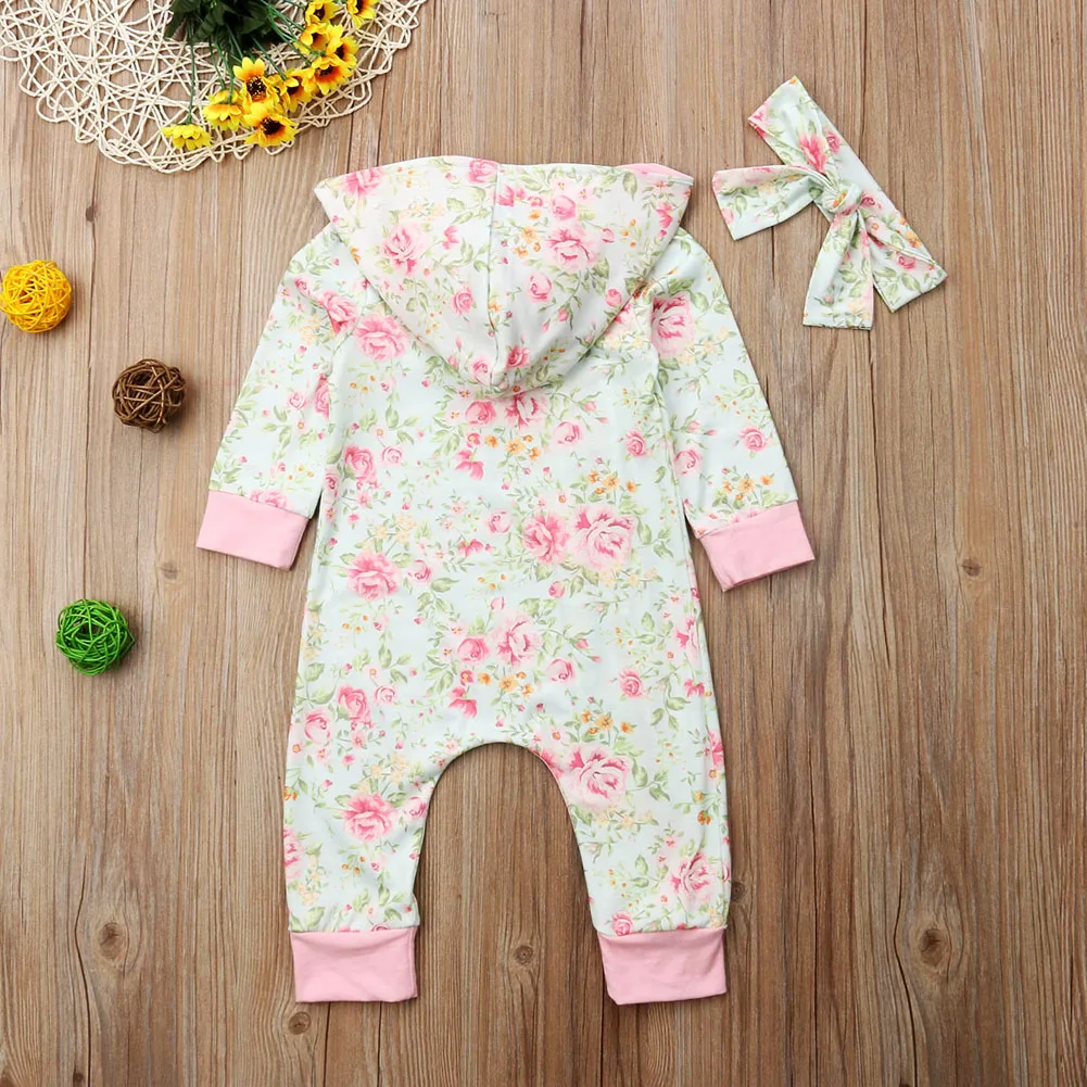 Милый комбинезон с длинными рукавами на молнии капюшоном и цветочным рисунком