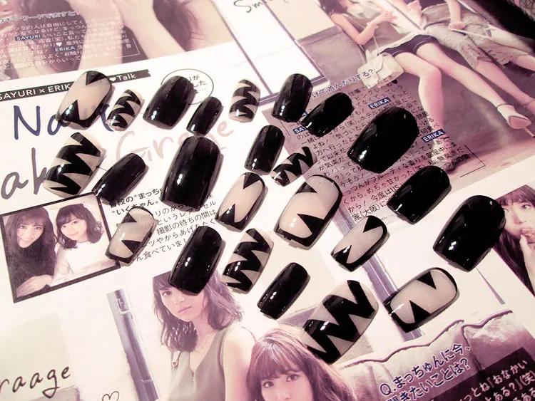 Магазин товаров для ногтей 24 шт. модные длинные полоски накладных (не содержит