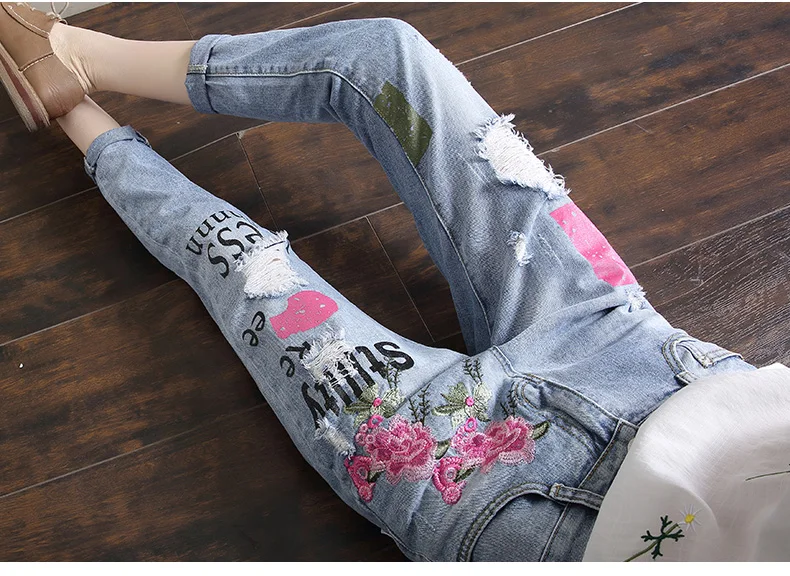 Женские рваные джинсовые брюки карандаш джинсы женские с цветочной вышивкой