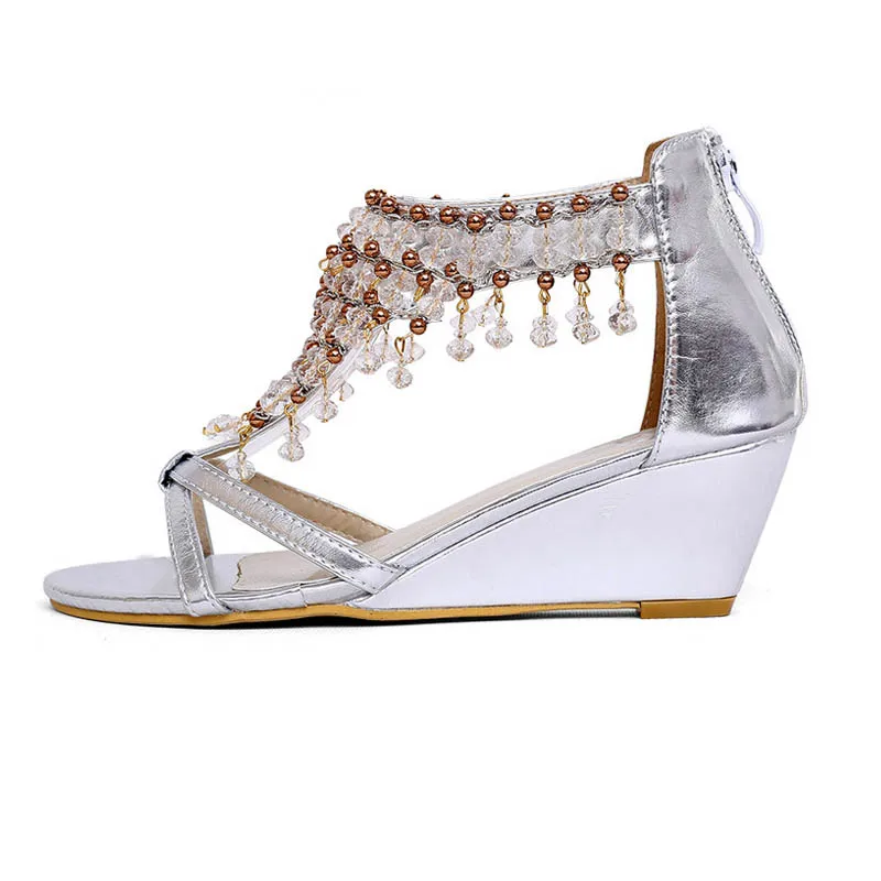 Босоножки женские на танкетке с бусинами модные сандалии для девушек пляжные