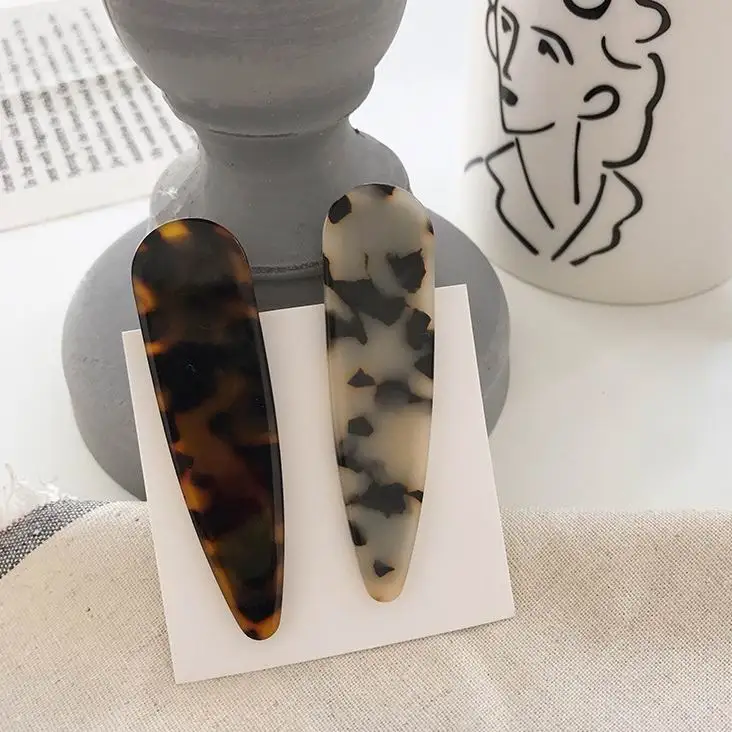 

Korea Acetic Acid Leopard Acrylic Resin Hairpins For Women Fashion Geometric Triangle Hairgrips Vintage Hair Jewelry Hairclips