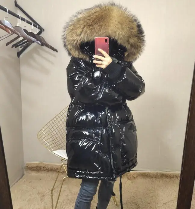 black -brown fur Зимняя куртка, Женское пальто, парка на утином пуху, большой воротник из натурального меха енота, с капюшоном, свободная, глянцевая, лакированная кожа, зимняя одежда, водонепроницаемая - Цвет: black -brown fur