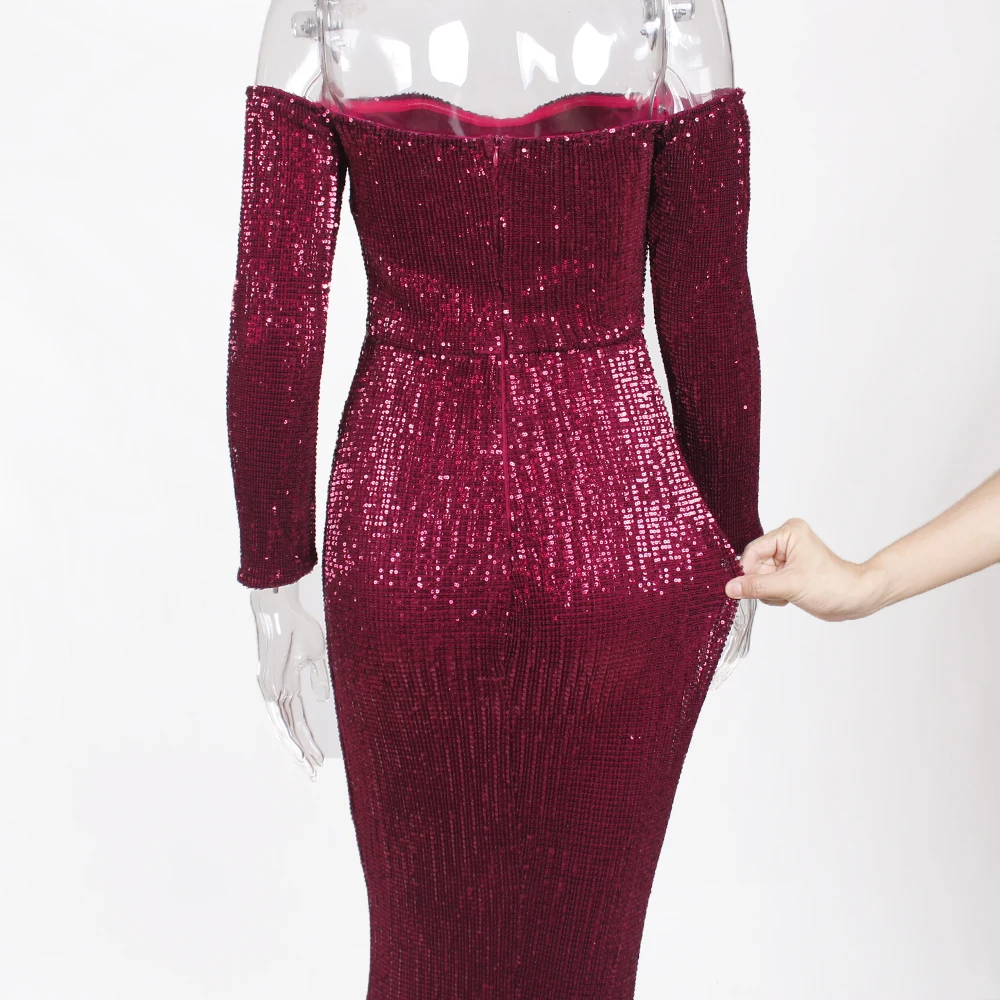 Бордовое эластичное вечернее платье с блестками вырезом лодочкой открытыми