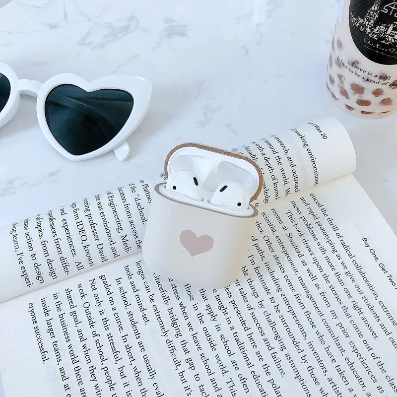 Чехол для Airpods милый мультяшный чехол наушников Apple 2 ярких цветов с сердечком Earpods