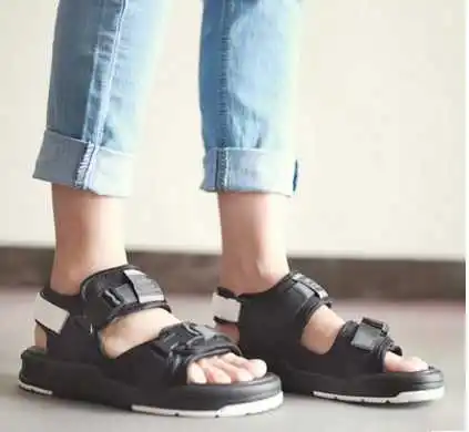 2017new летняя мода мужчины сандалии плоским пляжная обувь студентов кроссовки