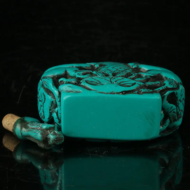 

EXQUISITE CHINESE TURQUOISE RESIN HAND CARVED FISH & CHILDREN SNUFF BOTTLE