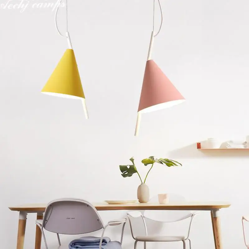 Выставочный зал арт деко подвесное освещение с воронкой скандинавский прием 1 шт.