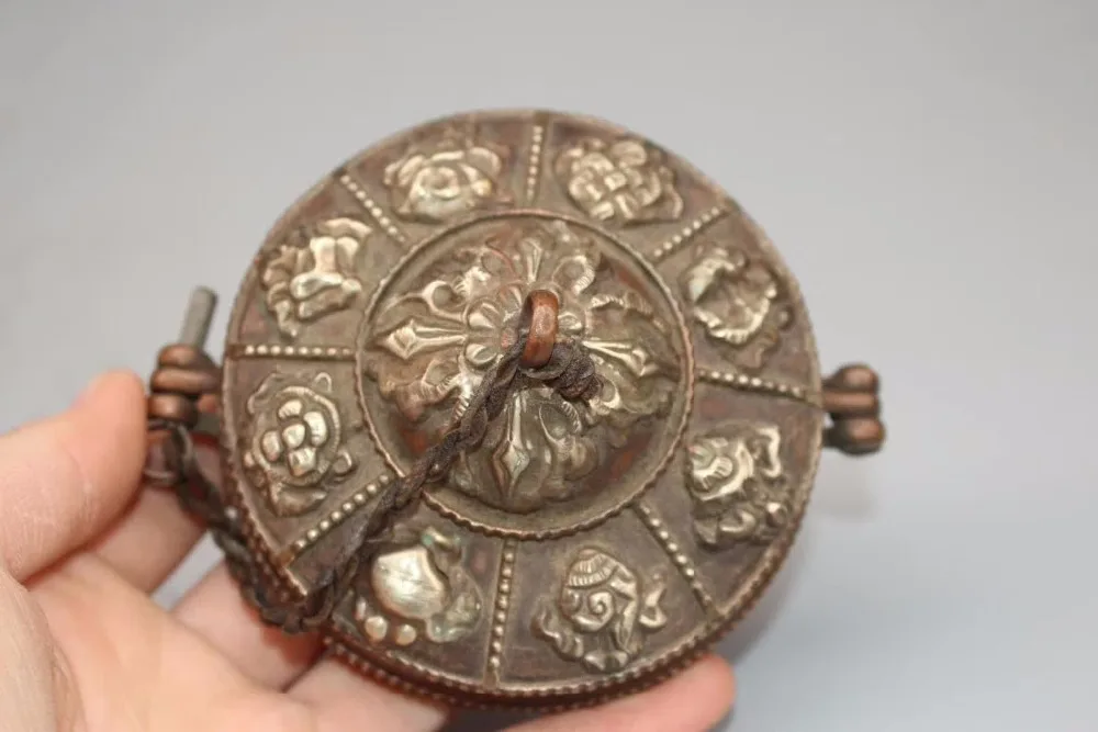 

Asian antique Nepal/ Tibet handmade old hand bell ,Diameter 9CM,Traditional Tibetan Copper Bell With a 11 CM box