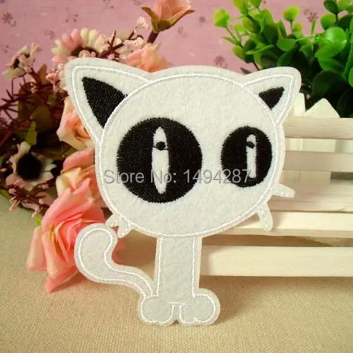 Ironing clothes with plastic cloth patch stickers affixed to children of men and women in black white cartoon baby big eyes | Дом и сад