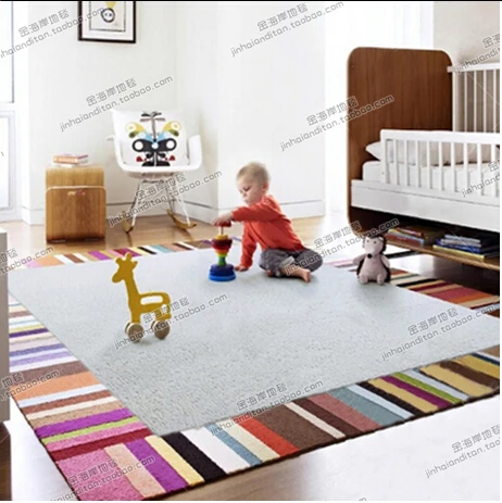 Стильный современный журнальный столик для гостиной Цветной полосатый диван