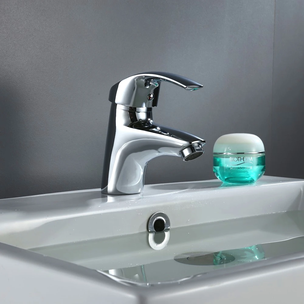 Стильный элегантный смеситель для ванной комнаты хромированная отделка с одной