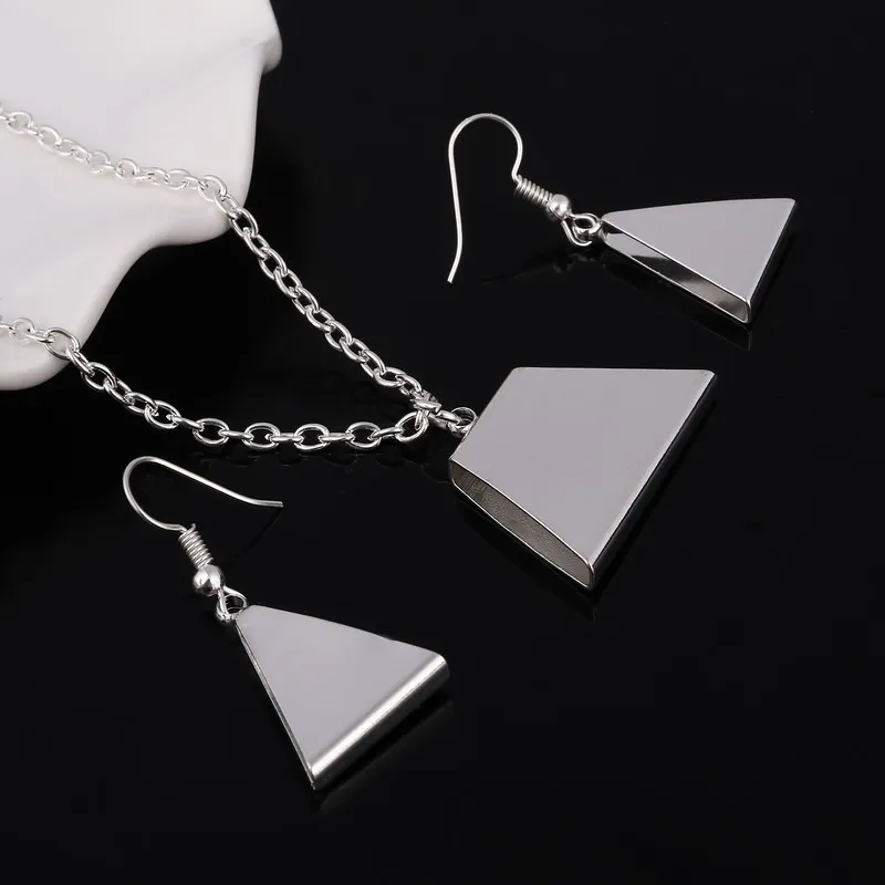 Комплект из колье и серёг с серебряным покрытием|set porcelain|set fishsets |