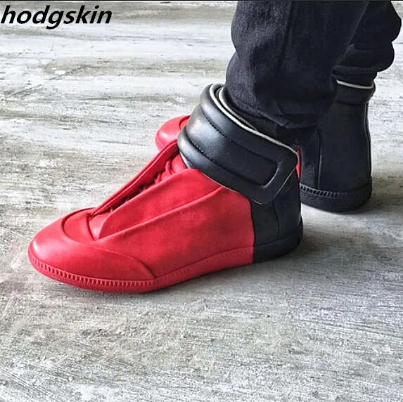 Мужская повседневная обувь из мягкой натуральной кожи черные белые с высоким