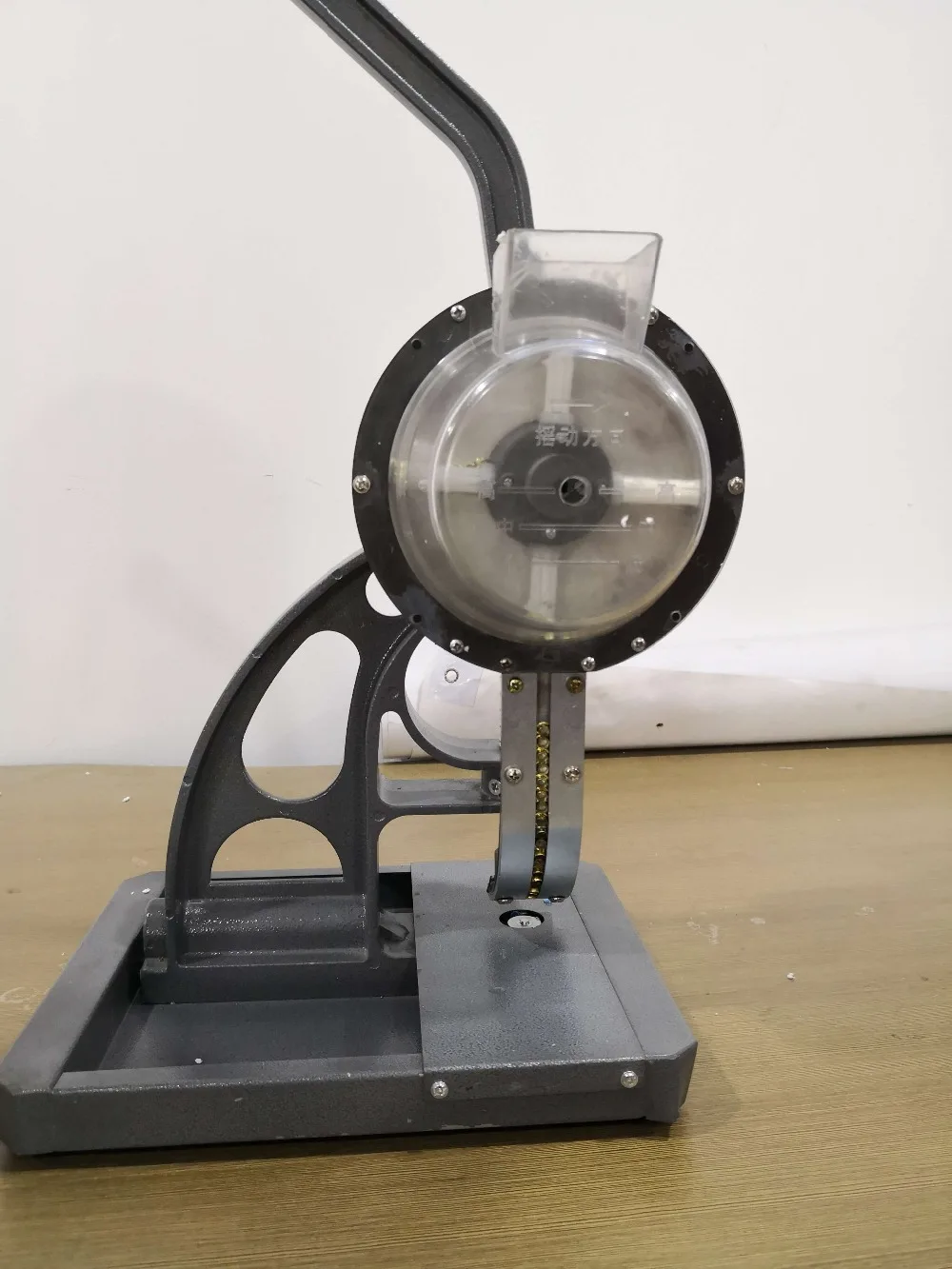 Высокоэффективная полуавтоматическая машина для штамповки люверсов + 10000