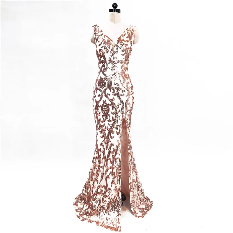 Женское вечернее платье с блестками длинное облегающее золотого цвета глубоким V