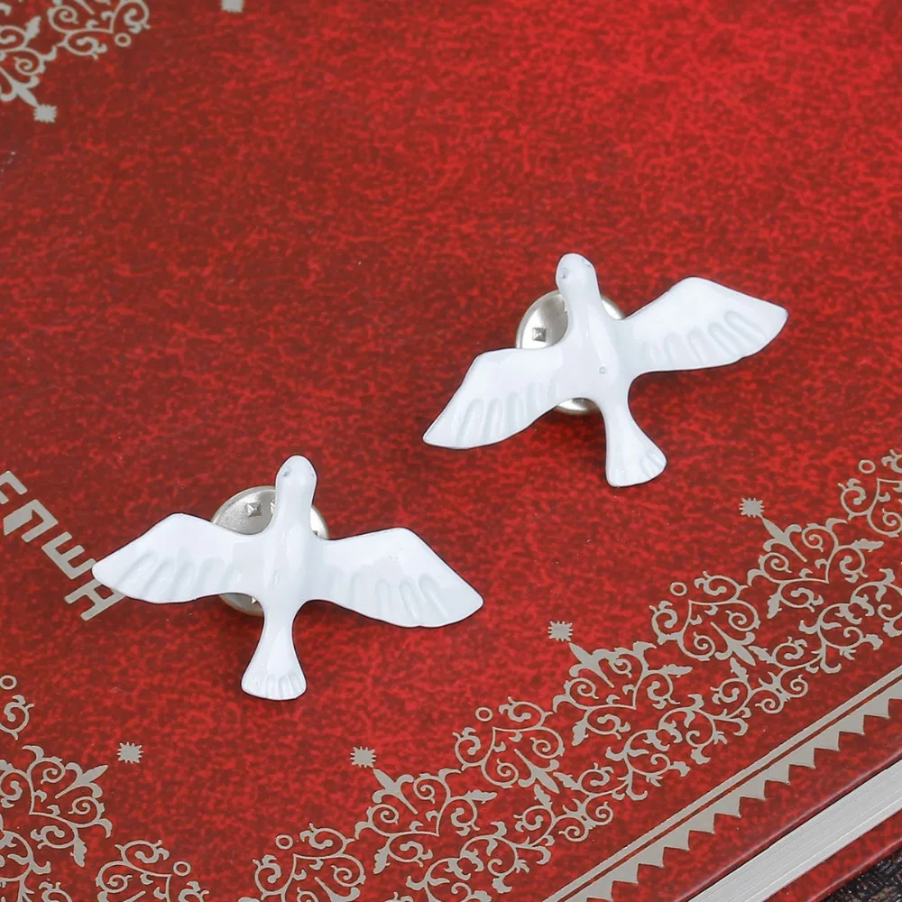 DoreenBeads Tie Tac Lapel Pin Brooches White Pigeon Animal Enamel Badges 36mmx21mm 1PC | Дом и сад
