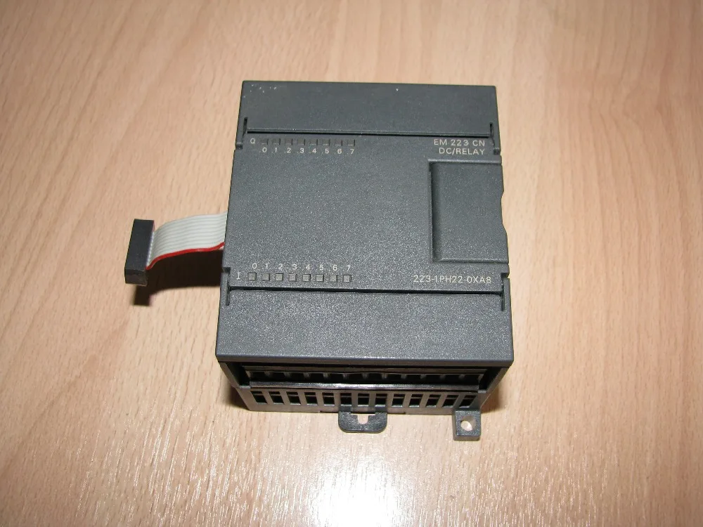 SIEMENS S7-200 серии ПЛК контрольный Лер EM223 6ES7 223-1HF22-0XA8 для промышленного контрольного оборудования