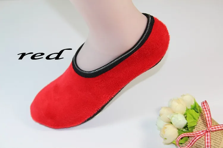 red YEAMOLLY/Новые Модные Цветные Нескользящие толстые носки-тапочки yogo женские теплые мягкие Нескользящие теплые пушистые домашние короткие носки-Тапочки - Цвет: red