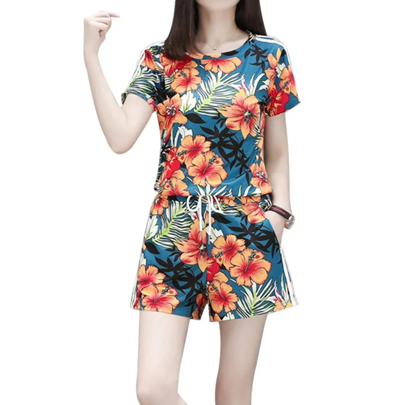 Летний комплект обтягивающая с короткими рукавами футболка круглым вырезом и