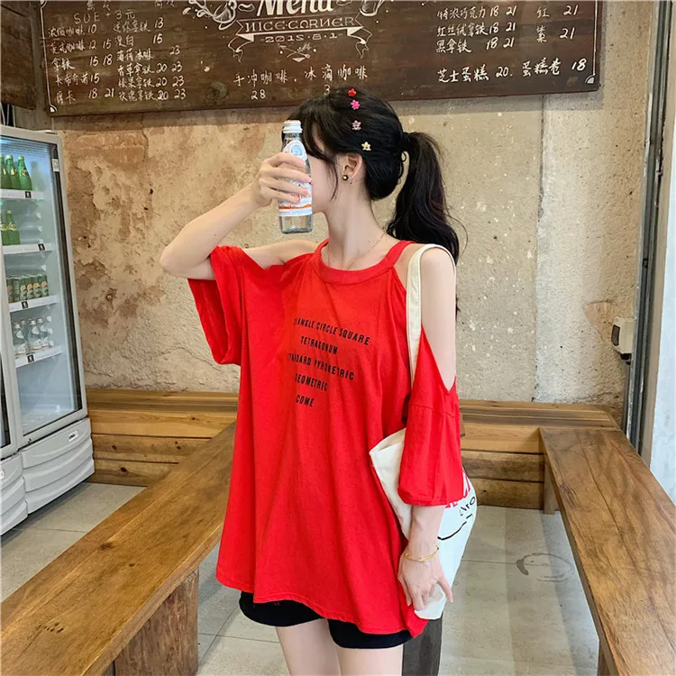 Модная свободная тонкая футболка с коротким рукавом и принтом открытыми плечами