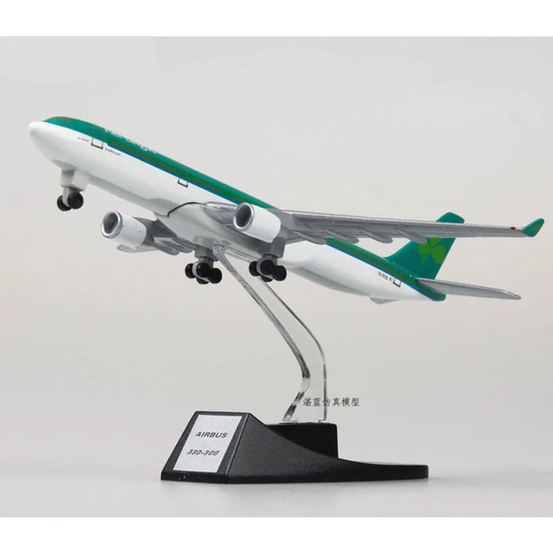Авиационная модель самолета Boeing 747 400 Airways модель самолета Saudi Arabian B747, подарки для детей 1 - Цвет: green Ireland 330