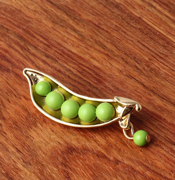 Милая брошь золотого цвета в корейском и японском стиле с зеленым горошком