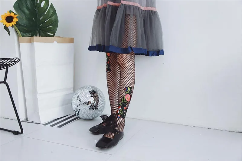 [COSPLACOOL] новые колготки с вышитыми цветами ажурные Harajuku сексуальные колготки женские сетка Meias полые ажурные чулки