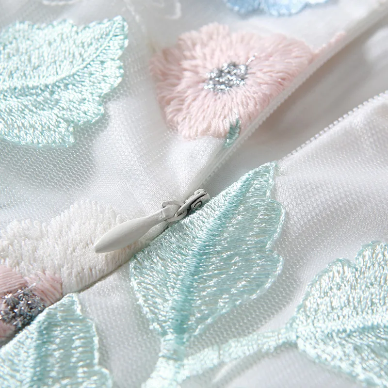 Женское кружевное платье длинное облегающее в стиле ретро для офиса на весну и