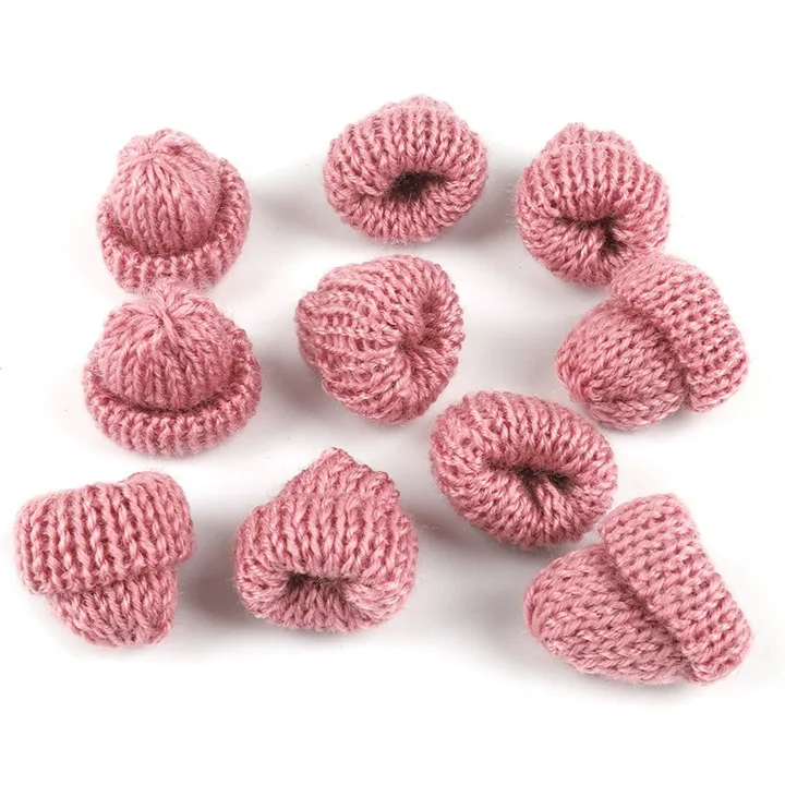 Dark pink Mini Hats 10 шт цветные вязаные мини-шляпы DIY ремесленные принадлежности головные уборы одежда игрушки куклы Декор Детские ручные Скрапбукинг искусство маленькие шапки - Цвет: Dark pink Mini Hats