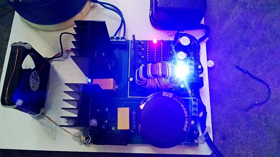 Плазменный динамик Arc громкий музыка Тесла катушка Удивительный мигающий