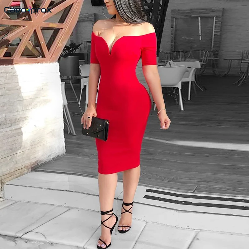 Женское платье с открытыми плечами облегающее коротким рукавом сексуальное и