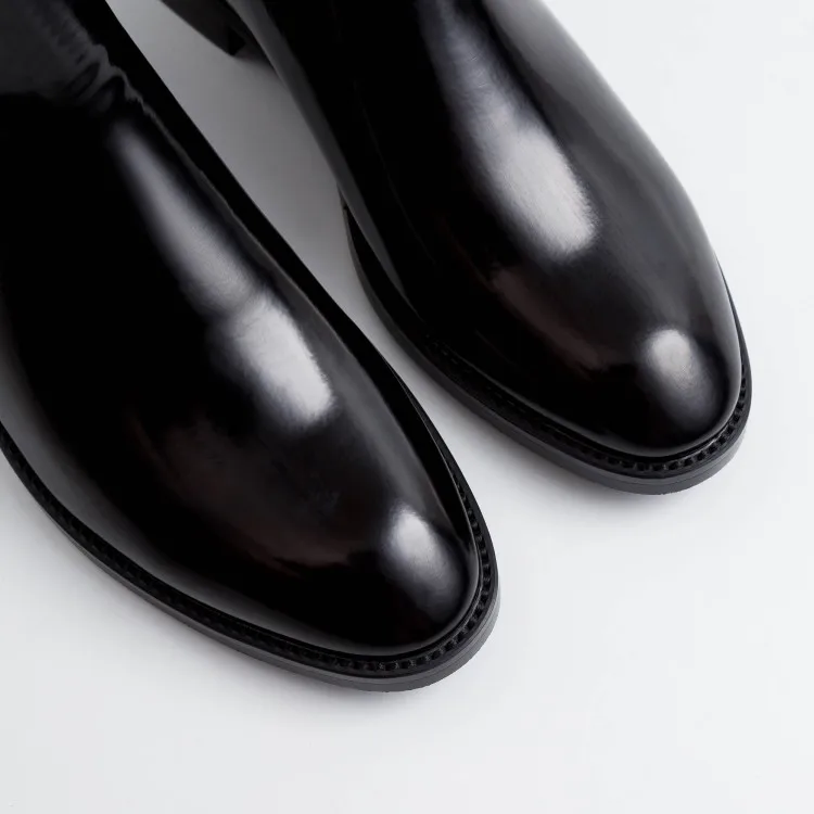 Ботильоны женские из натуральной кожи на низком каблуке с металлической