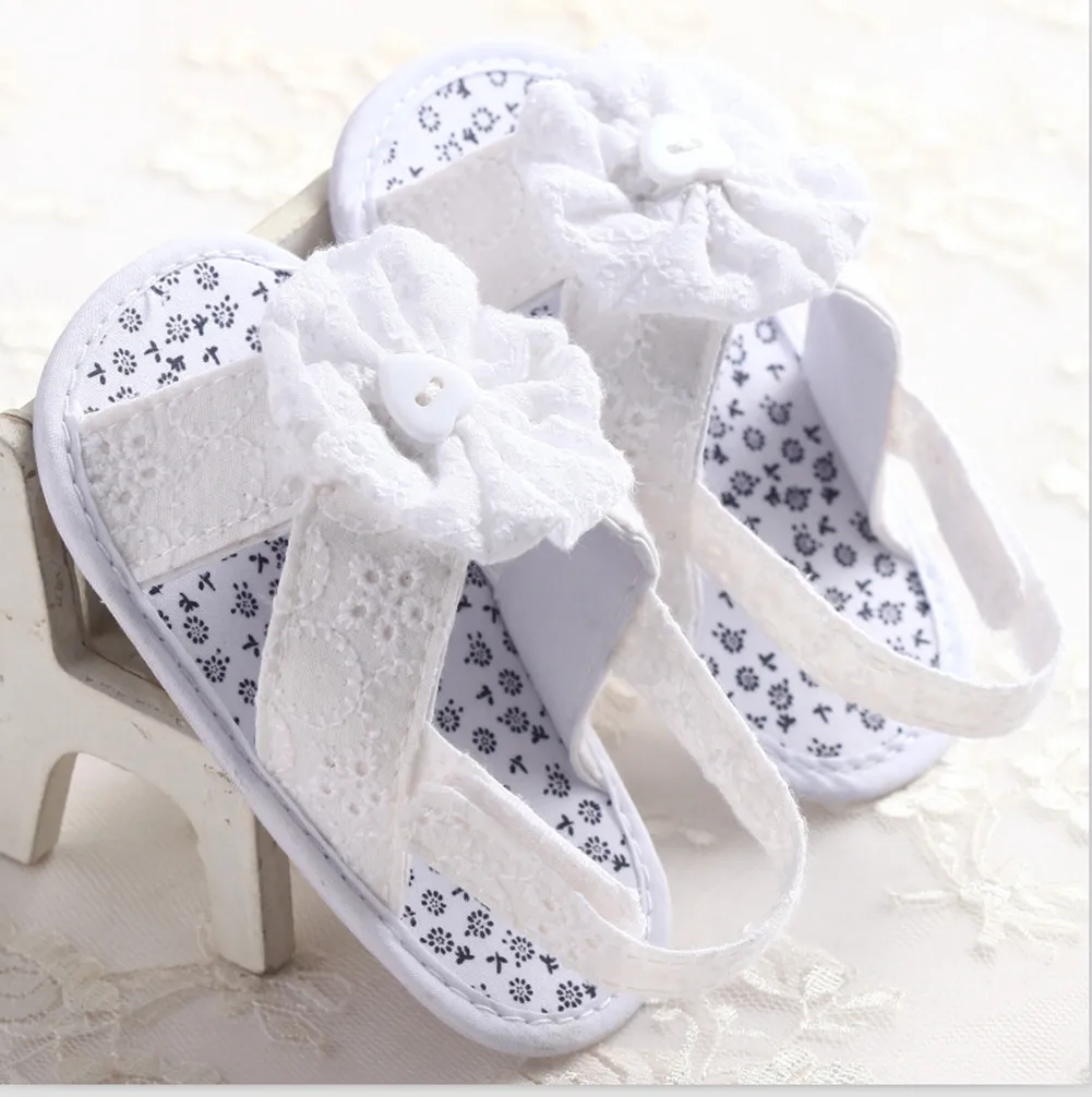 Новинка сандалии для маленьких девочек обувь с цветочным узором мягкая