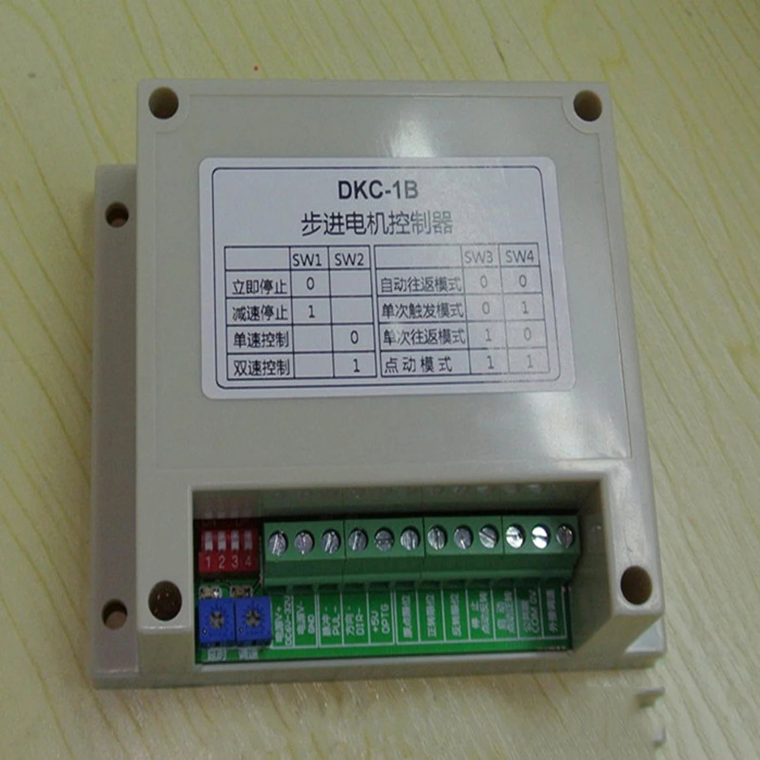 /   /  /  Servomotor PLC