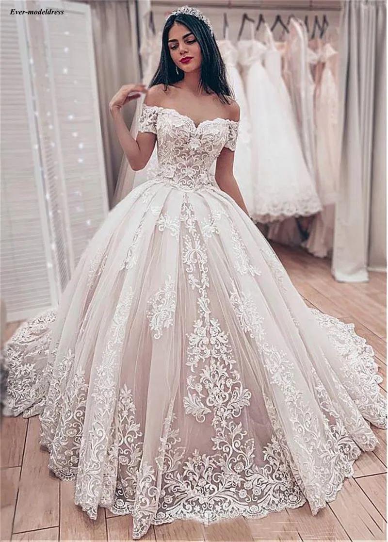 Кружевные бальные платья из тюля в готическом стиле свадебные с открытыми