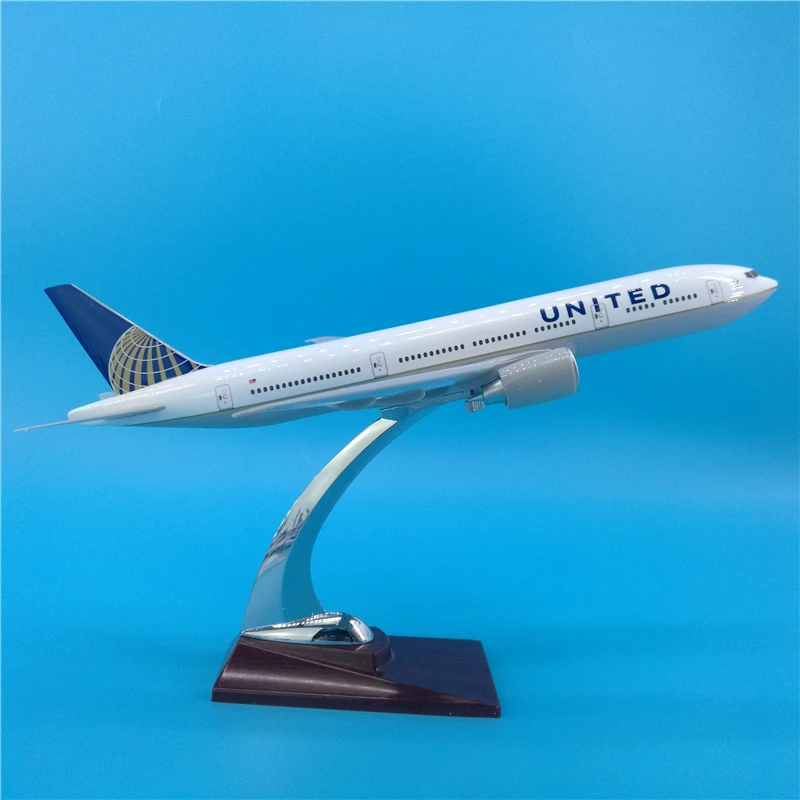 США 32 см Boeing B777 Американский Юнайтед Эйрлайнз модель Базовая рама игрушки