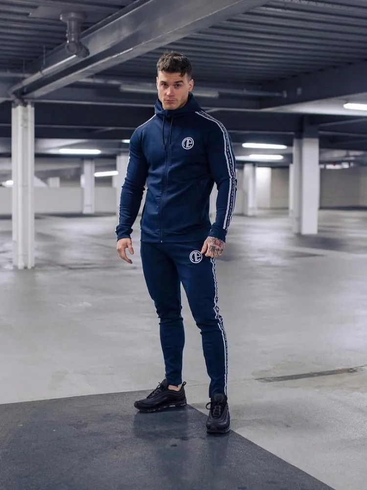 Спортивные мужские комплекты модная спортивная одежда спортивные костюмы