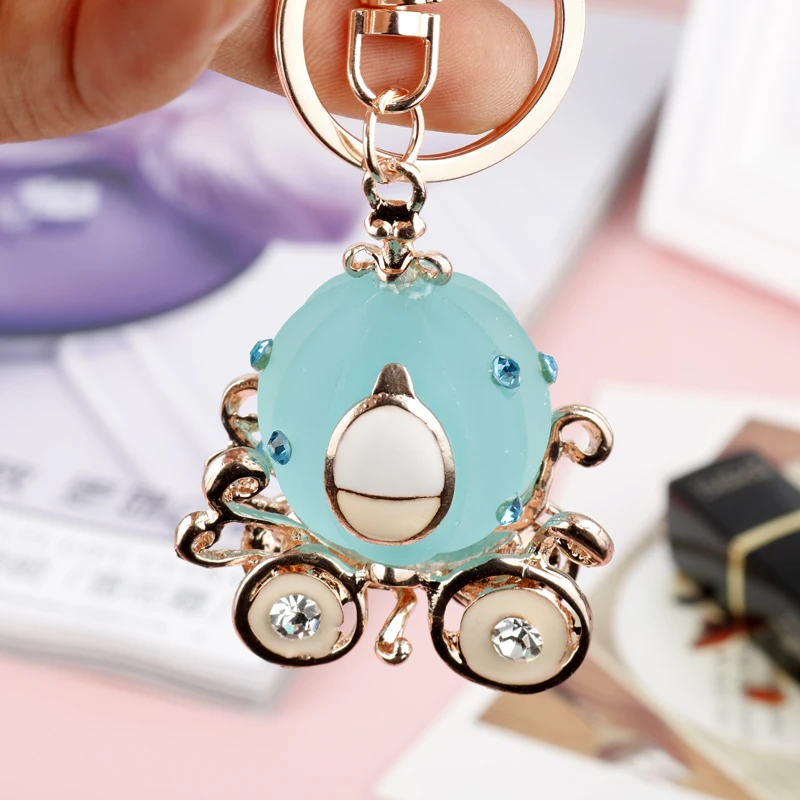 

dongsheng Wholesale 12pcs Cinde rella Pumpkin Carriage Keychain for Wedding Favors And Gifts Wedding Souvenirs Wedding Suppliess